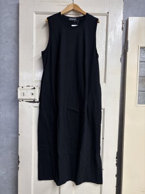 画像1: gomme 　ドレープロングワンピース　　4；黒　　サイズ；M (1)