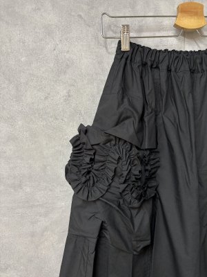 画像2: 2026春夏 フランキーグロウ　VARIOUS FRILL PANTS　カラー；BLACK　(おとなサイズ) (2)