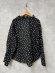 画像3: ヴァンブラン vent blanc　　80ローンランダムポルカドットフリルシャツ　　BLACK　　サイズ；F　 (3)
