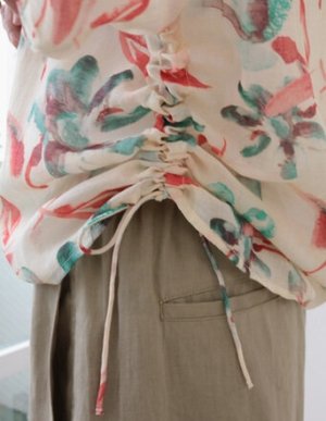 画像3: douxbleu　フラワー インドプリントブラウス　21；ライトベージュ　サイズ；FREE (3)