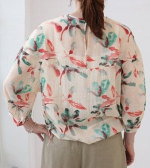 画像2: douxbleu　フラワー インドプリントブラウス　21；ライトベージュ　サイズ；FREE (2)