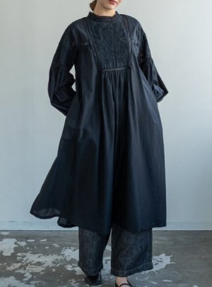 画像1: YARRA 　INDIAハイカウント刺繍ワンピース　　99；ブラック　　FREE (1)