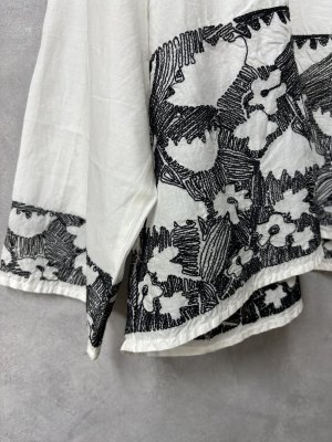 画像2: YARRA 　INDIAハイカウント刺繍ブラウス　97；ホワイト*ブラック　　FREE (2)