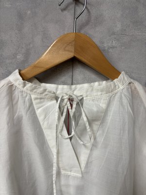 画像4: YARRA 　INDIAハイカウント刺繍ブラウス　97；ホワイト*ブラック　　FREE (4)