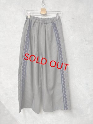 画像1: 2026春夏 フランキーグロウ　TWILL STRIPE SIDE LINE ROOMY PANTS 　カラー；GRAY　　(おとなサイズ) (1)