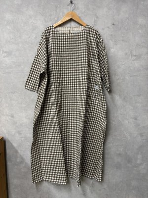 画像1: 2026   快晴堂　ゆらぎギンガムチェック Wideストン5分袖ワンピース　　(3)チョコレート　サイズ；F (1)