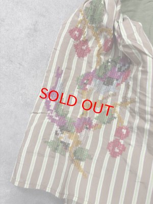 画像5: 2026春夏　MARET(マレ) 　　袖鳥花刺繍T　9；カーキ　サイズ；F (5)