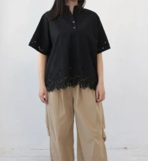画像1: YARRA 　INDIAスカラップ刺繍ブラウス　99；ブラック　FREE (1)