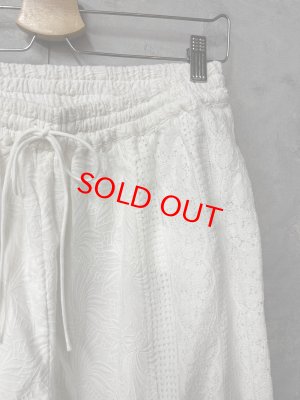 画像2: 30%off　YARRA 　　INDIA刺繍切替ワイドパンツ　01；ホワイト　FREE (2)
