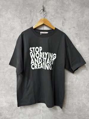 画像1: ALL HOURS 　　6.5オンス ファインコーマ天竺Tシャツ~TOP WORRYING AND START CREATING〜　　チャコール　　　　サイズ:1 (1)