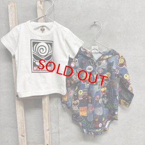 画像1: MY FIRST HYSTERIC   フェイスロゴTシャツ＆デニム総柄ロンパースセット　　　00；ホワイト　　サイズ；80 (1)