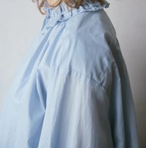 画像2: doux bleu　doux bleu　コットンフリルギャザーブラウス　50；ブルー　　サイズ；FREE (2)