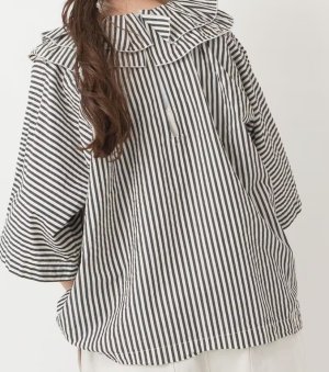 画像2: Veritecoeur　 タックフリルプルオーバー　 BLACK×ECRU STRIPE　サイズ；F (2)