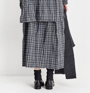 画像2: Veritecoeur　バレルスカート  NAVY CHECK　  サイズ；F (2)