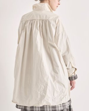 画像3: Veritecoeur　バックギャザーロングシャツ　IVORY　　サイズ；F (3)