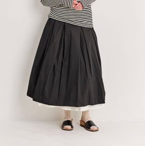 画像1: Veritecoeur　 フロントタックスカート　　BLACK　　サイズ；F (1)