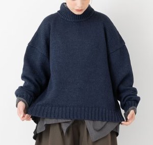 画像1: Veritecoeur　　ユニセックスプルオーバーニット　　NAVY　　サイズ；F (1)