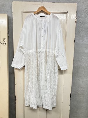 画像1: ヴァンブラン vent blanc　ラッフルレースコンビネーションワンピース　カラー；オフホワイト　サイズ；F　　 (1)