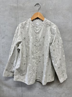 画像1: grin　野の花刺繍スタンドシャツ　　924；グレー  サイズ；2 (1)