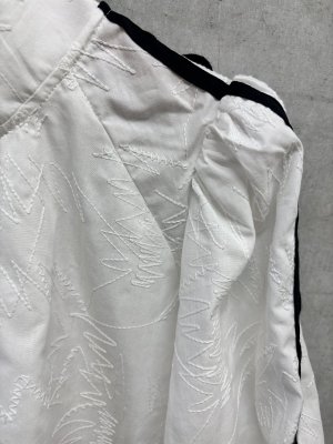 画像3: 2026秋冬　フランキーグロウ 　FULLY EMBROIDERED BACK RIBBON JACKET 　  カラー；WHITE (3)