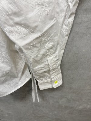 画像4: 2026秋冬　フランキーグロウ 　FULLY EMBROIDERED FRILL SHIRT 　 カラー；WHITE　サイズ；F2 (4)