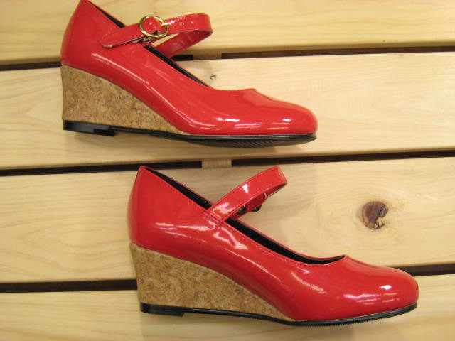 ムチャチャ、nimes、アースマジック、ヒスミニ入荷。