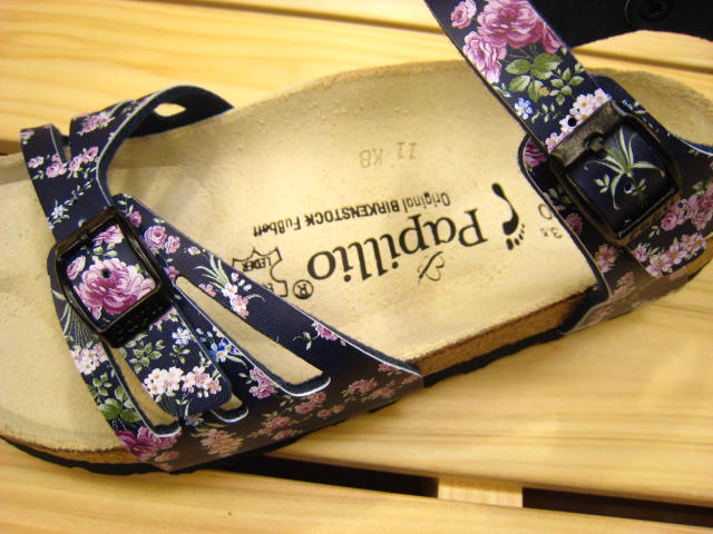 NYメッセージ、ビルケンシュトック入荷。くれよん日記更新しました。