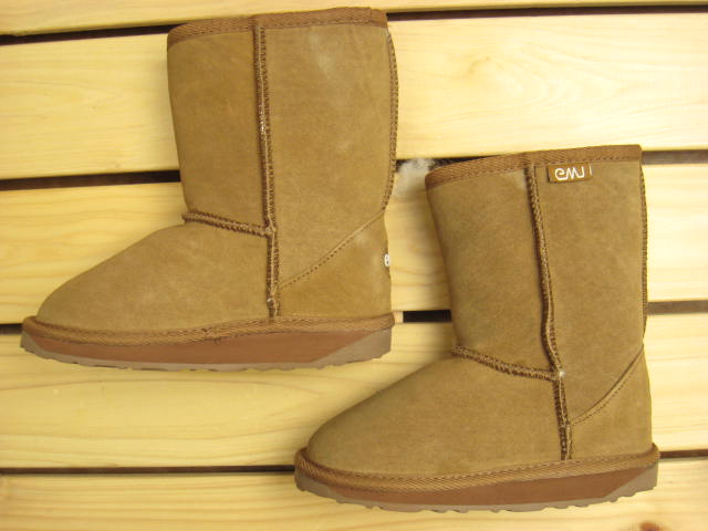 emuシープスキンブーツ、RONI入荷。