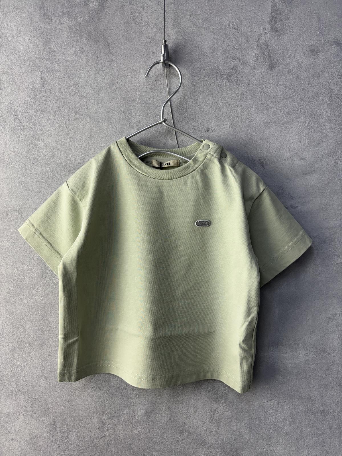 2025春夏　FITH  　サラサラテンジク バックロゴ Tシャツ  8；グリーン