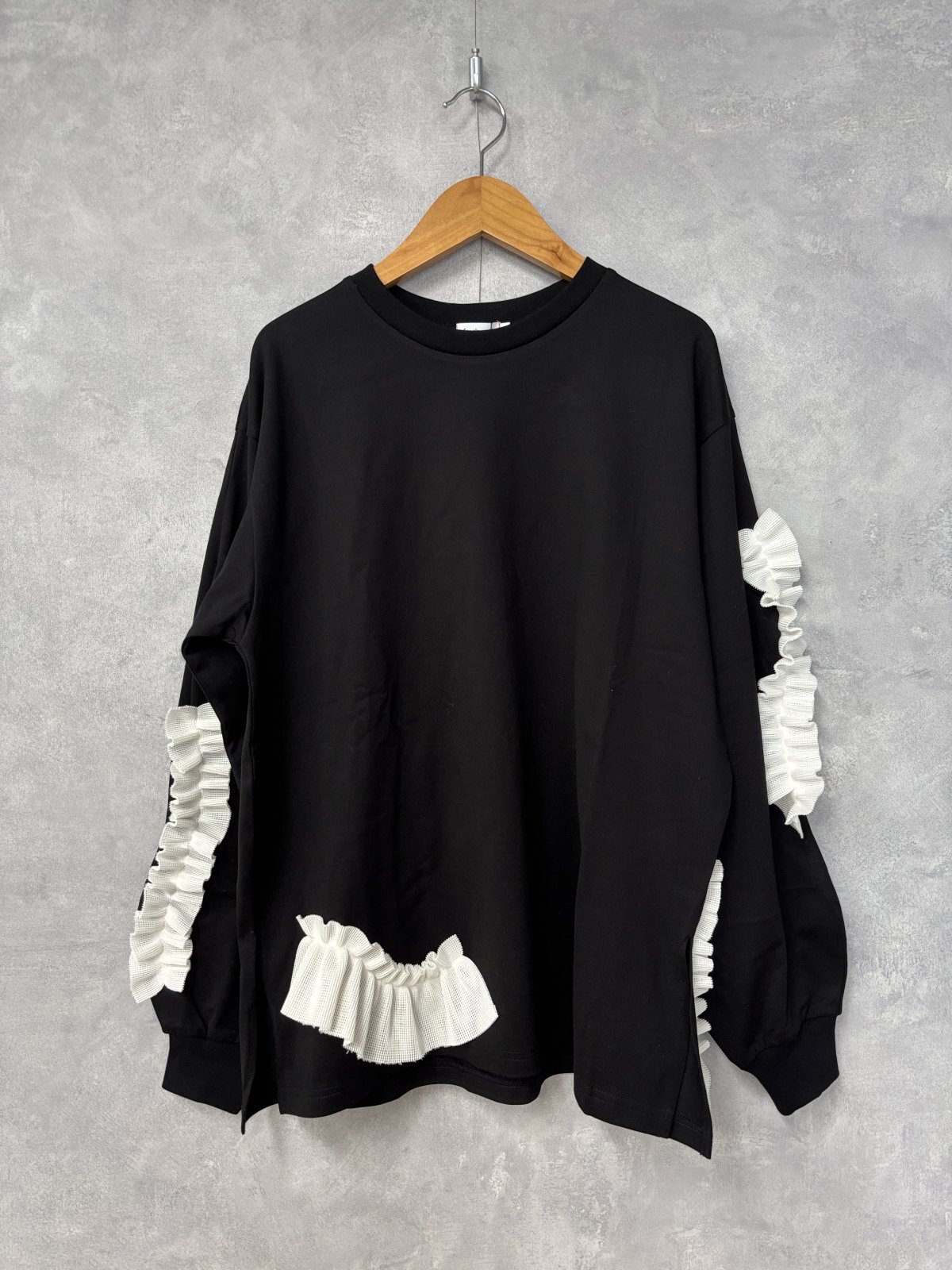 2025AW   フランキーグロウ　VARIOUS MESH FRILL L/S TEE    カラー；BLACK