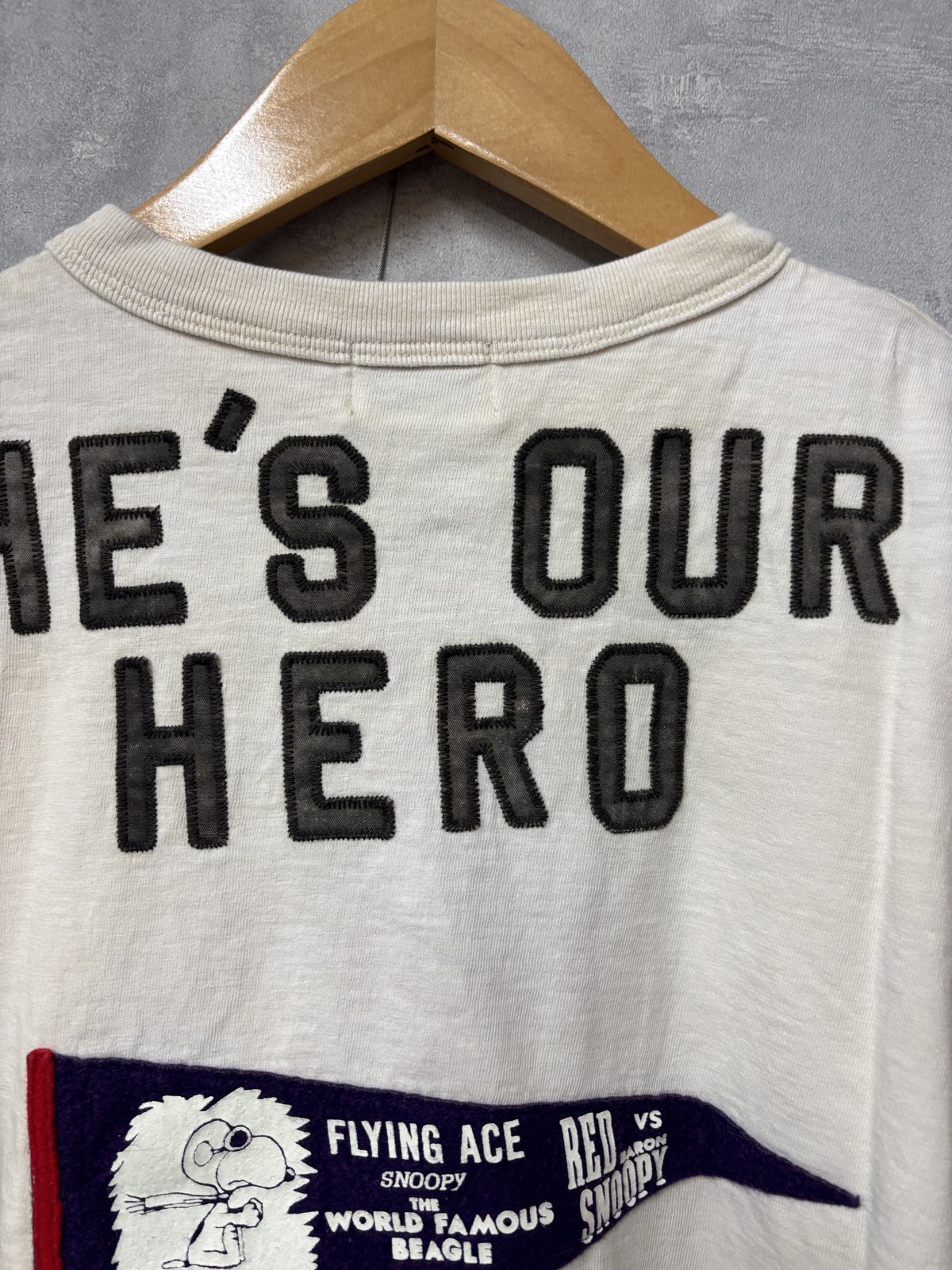 2026春夏 DENIMDUNGAREE ビンテージテンジク SNOOPY HERO TEE 11；生成